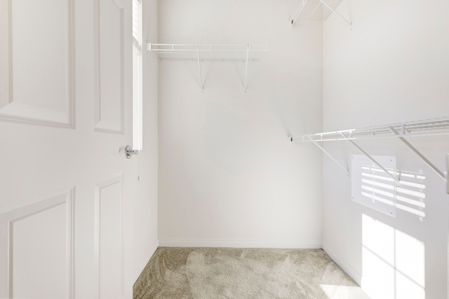 Building Photo - 14121 W Oak Ln