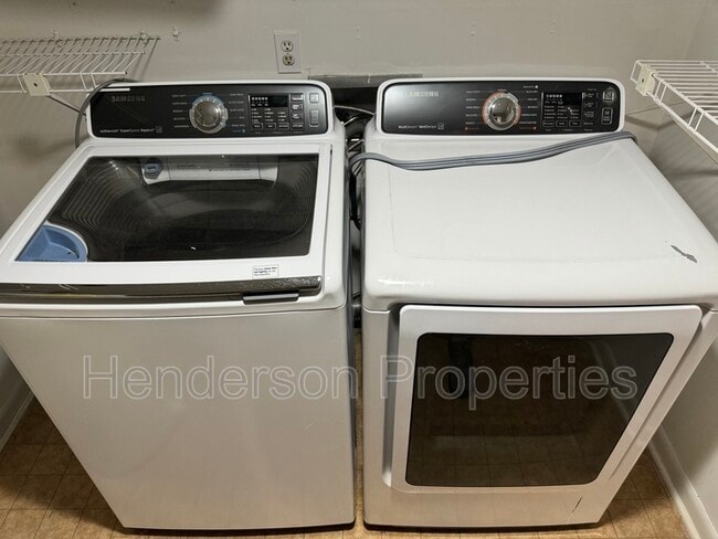 Building Photo - 501 Fenton Pl