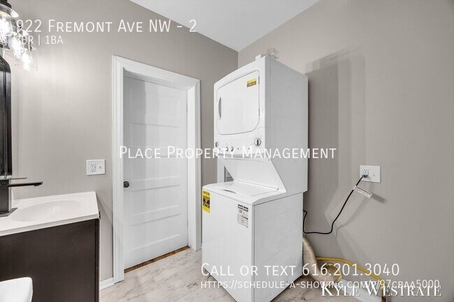 Building Photo - 922 Fremont Ave NW