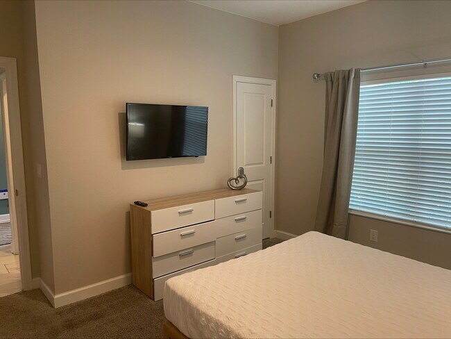 Building Photo - Furnished 4 bedroom Resort Community Townhome