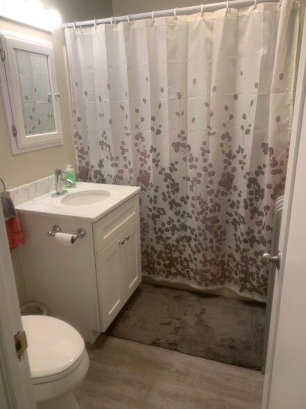 Building Photo - 31 Snowling Rd