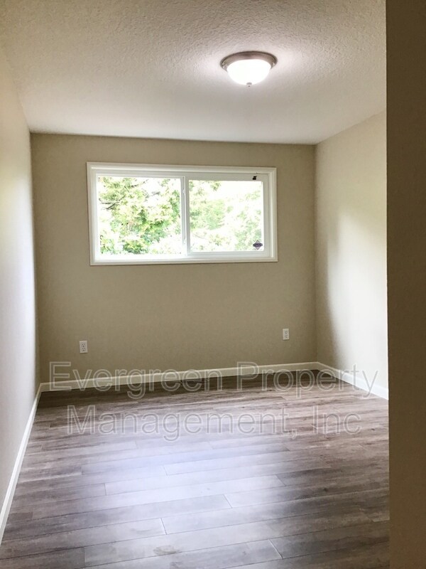 Building Photo - 24380 SE Bohna Park Rd