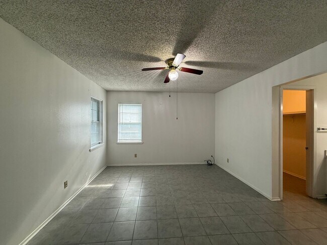 Building Photo - Charming 3 bedroom, 2 bathroom home near Kirby Park COMING SOON!