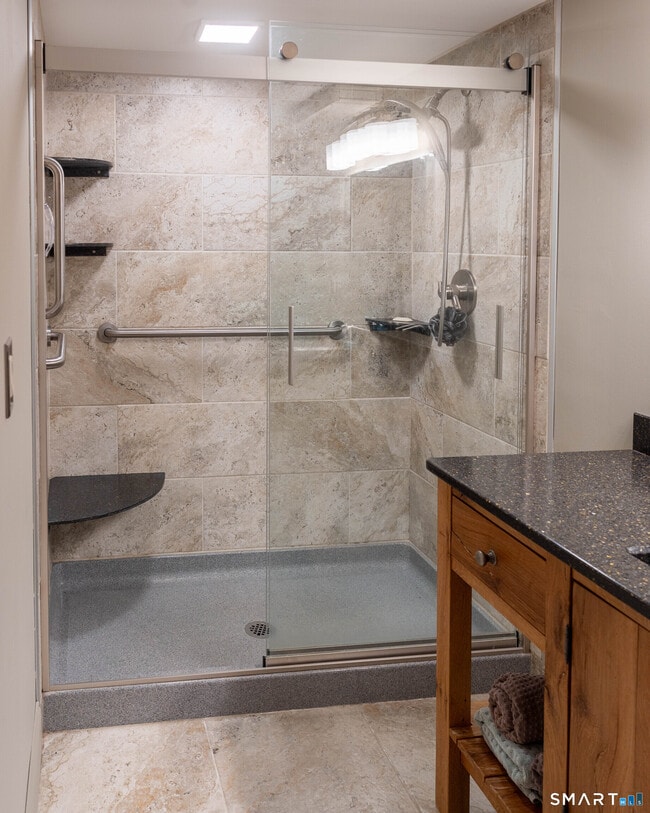 Building Photo - 215 Old Newtown Rd