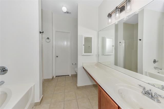 Building Photo - 1020 Breeders Cup Dr