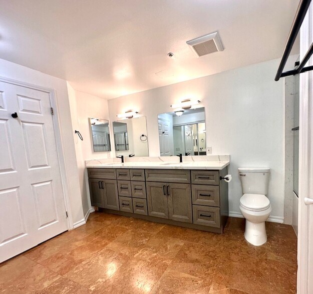 Building Photo - 4750 Templeton St