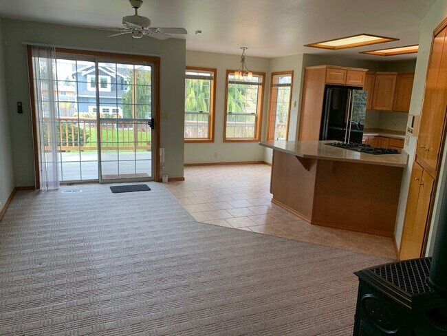 Building Photo - Well maintained 3 bed 2 bath rambler home in quiet Zenith neighborhood in Des Moines