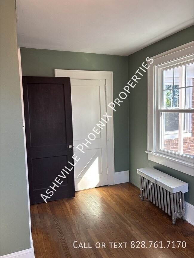 Building Photo - 31 Lucerne Ave