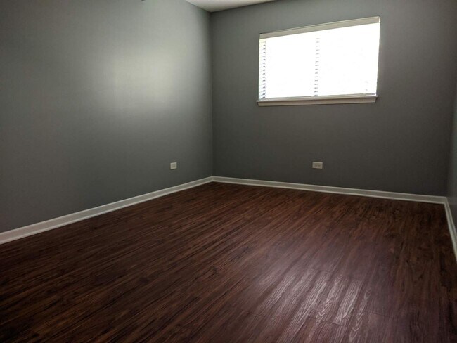 Building Photo - 2260 Abbeywood Dr