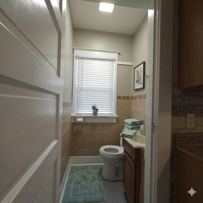 Building Photo - 3031 Boulevard Pl