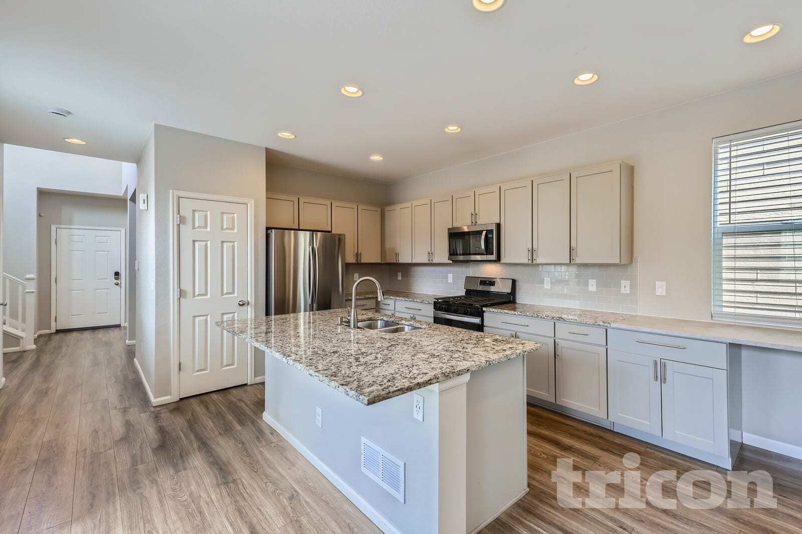 Building Photo - 4726 Helena St