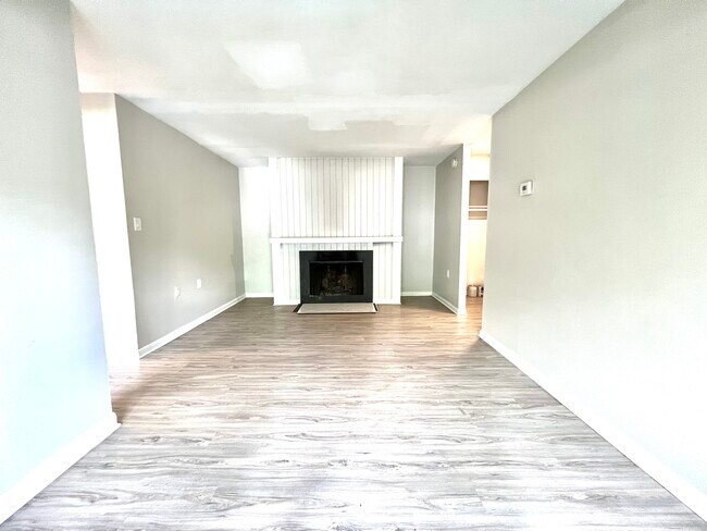 Building Photo - 10528 Cross Fox Ln