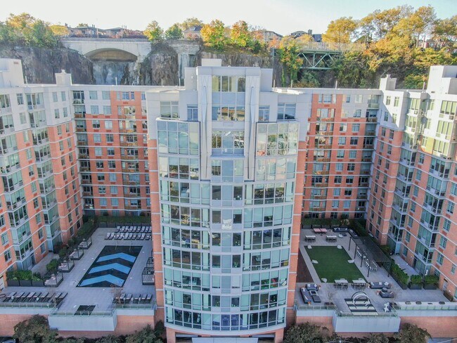 Building Photo - 7606 River Rd