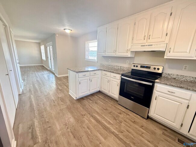 Building Photo - 1576 Hobbs Island Rd SE