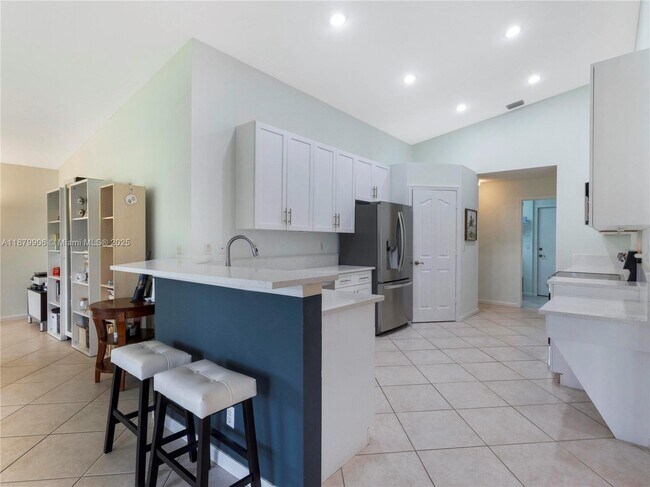 Building Photo - 2549 Egret Lake Dr
