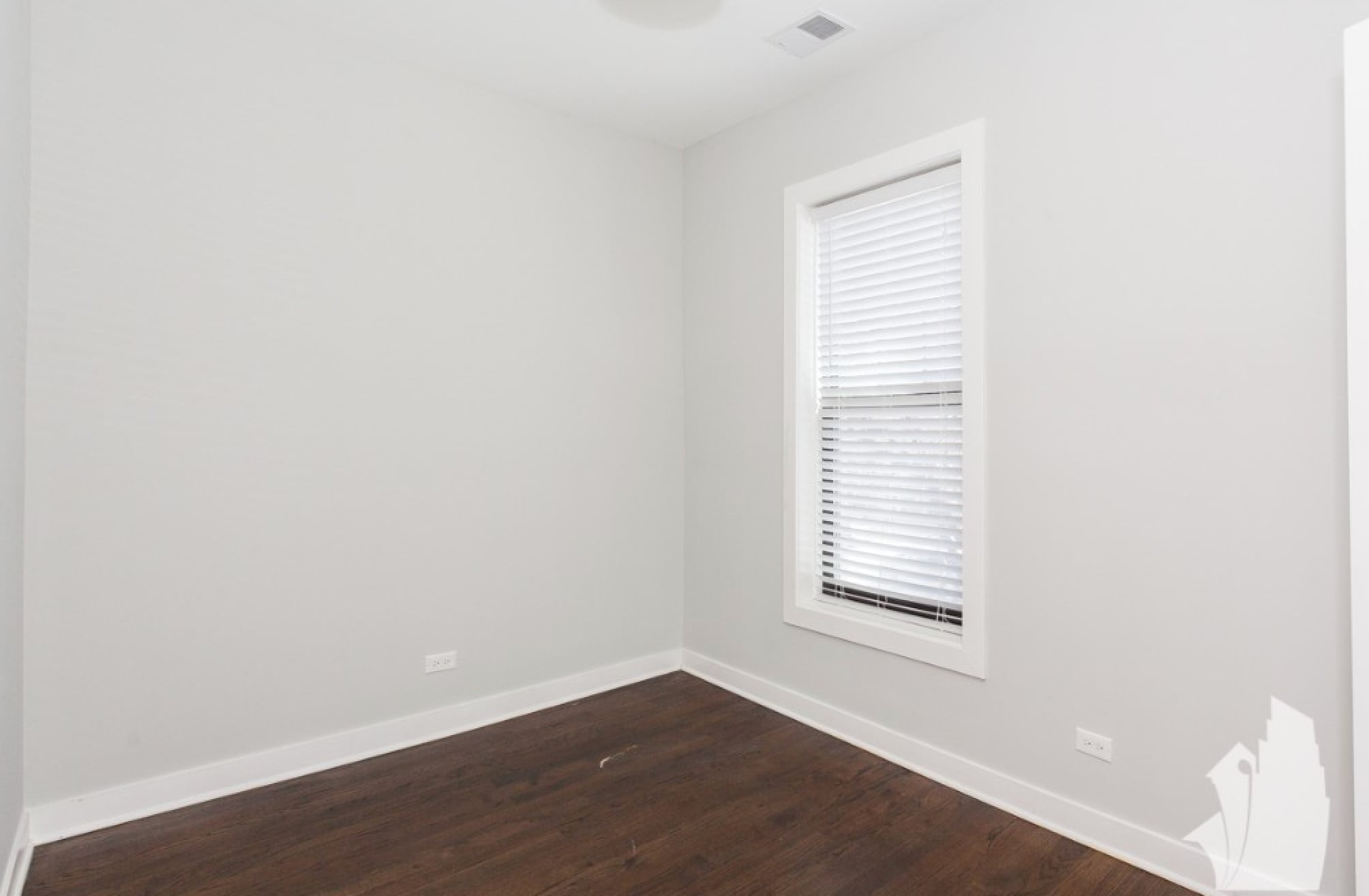 Building Photo - 1952 W Nelson St