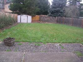 Building Photo - Terrific home, Large Yard, Quiet Street