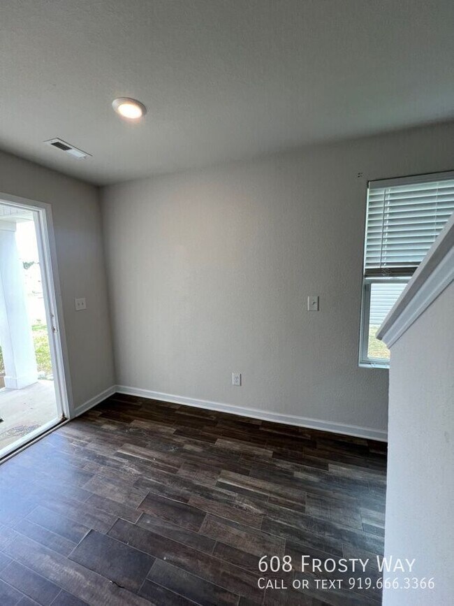 Building Photo - 608 Frosty Way