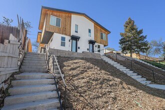 Building Photo - Modern Townhouse in Prime Location Near Sloan's Lake - 2 bedrooms - 4 bathrooms