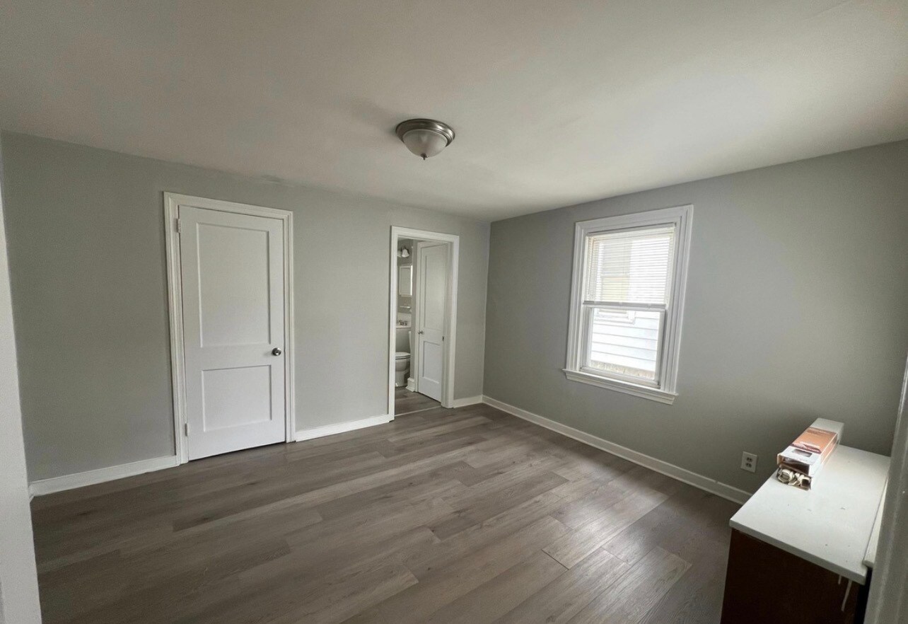 Building Photo - 420 Cinnaminson Ave