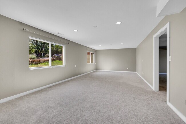 Building Photo - $3,600, 4-Bed, 3-Bath Updated Home in Mani...