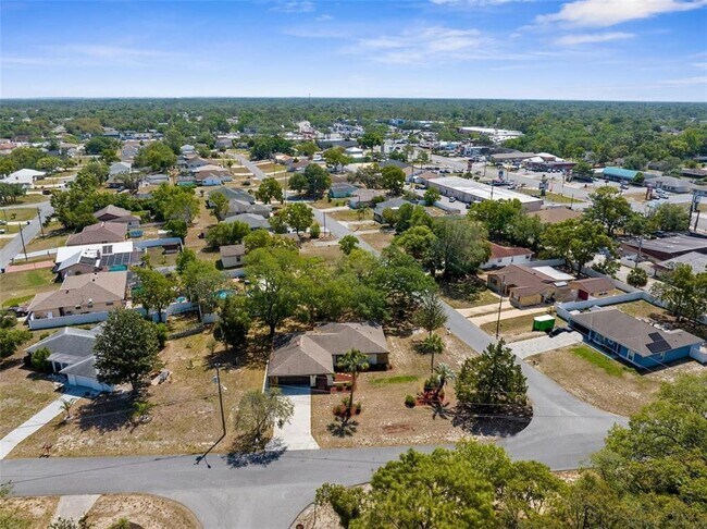 Building Photo - 2072 Maguire Ave