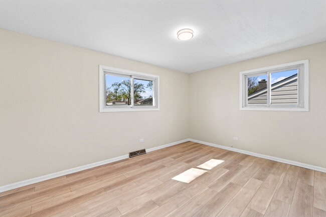 Building Photo - 15222 Huntington Ct