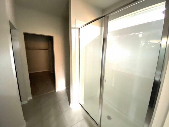 Building Photo - 6713 Ranchito Dr