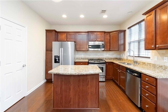 Building Photo - 2243 Millhaven St SE