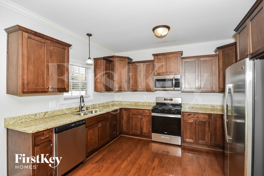 Building Photo - 388 Abeline Dr