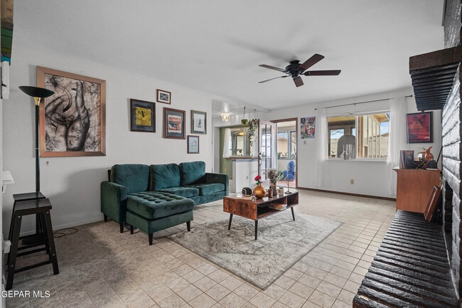 Building Photo - 5660 Longview Dr