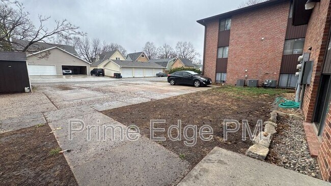 Building Photo - 4521 Madison Ave