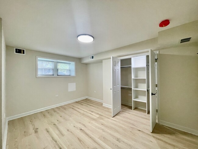 Building Photo - 4845 N Kostner Ave