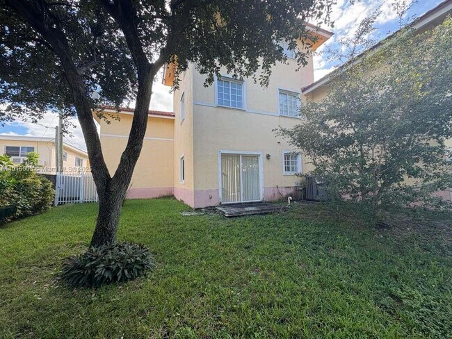 Building Photo - 2092 NE 167th St