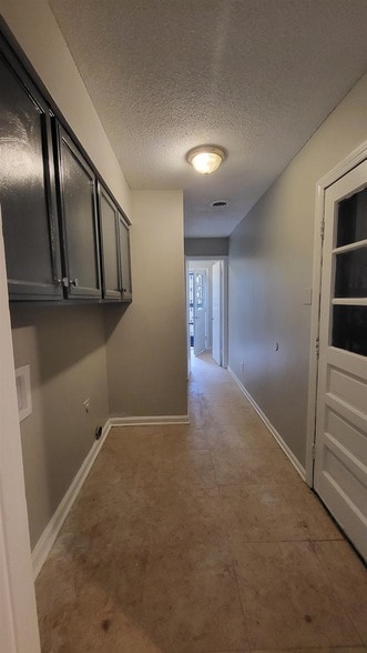 Building Photo - 5195 Wren Cove