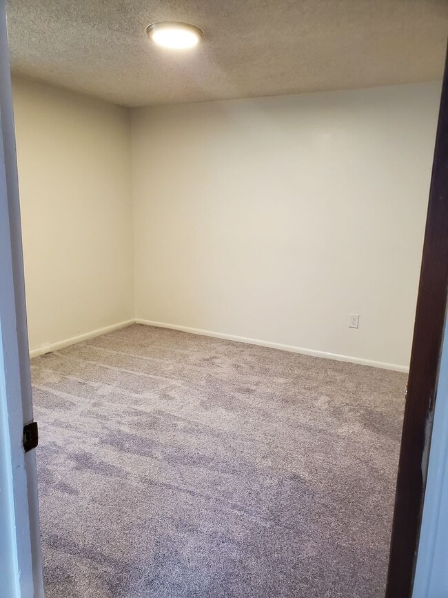 Building Photo - 1 Bedroom in Heart of Nampa!