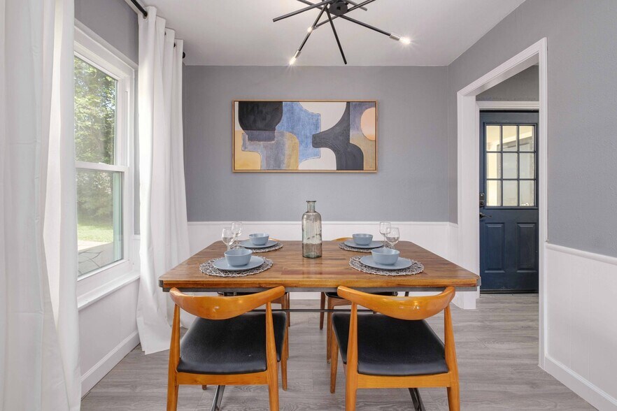 Building Photo - 1911 Miles Ave