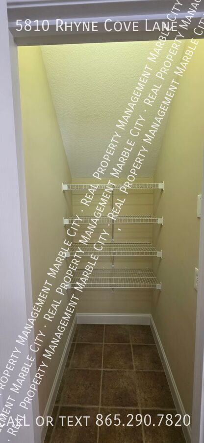 Building Photo - 5810 Rhyne Cove Ln