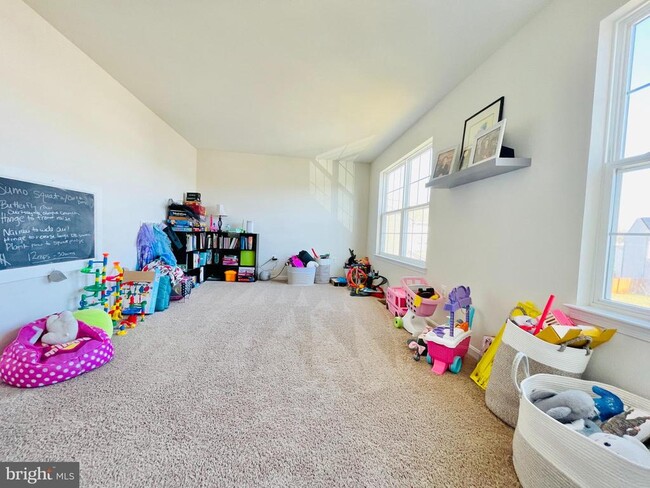 Building Photo - 73 Wellspring Dr