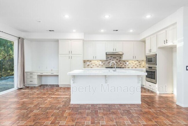 Building Photo - 41423 Temeku Dr