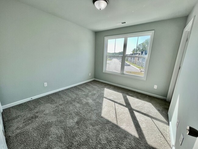 Building Photo - Townhome in Holly Ridge!!