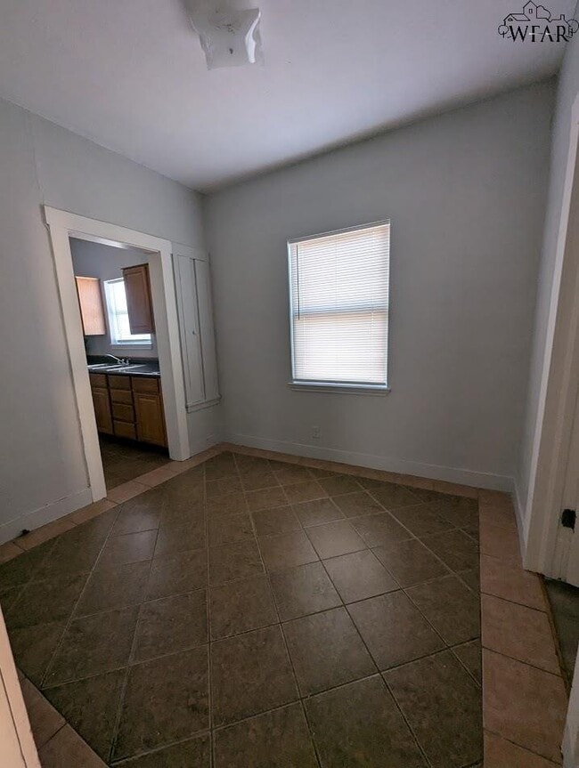 Building Photo - 2306 Garfield St