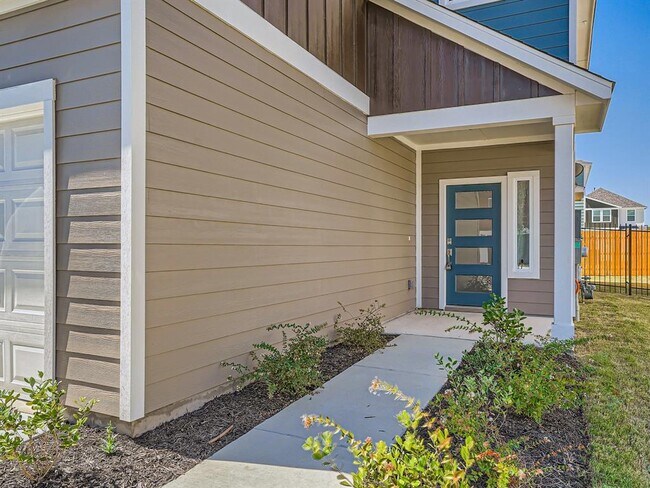 Building Photo - 2909 Bronx Dr
