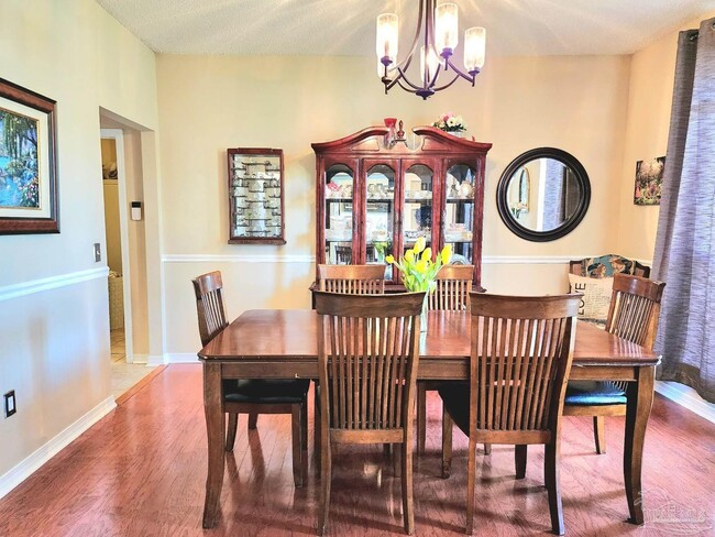Building Photo - 912 Wine Pointe Dr