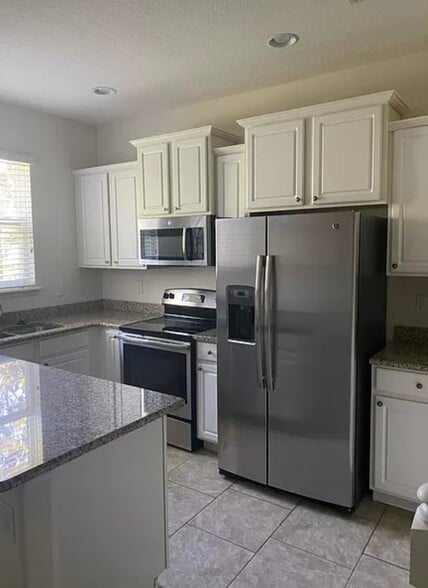 Kitchen - 102 Phillip Scott Dr