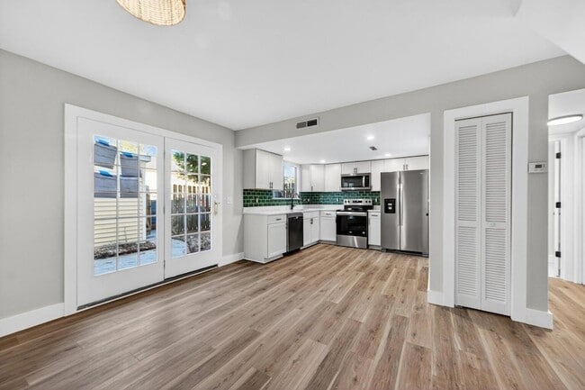 Building Photo - 2943 Cathedral Ln