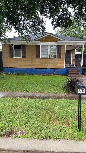Building Photo - 5522 Wingate Dr