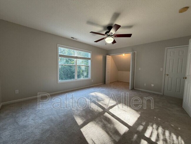 Building Photo - 59 Kelly Field Dr