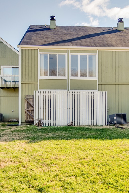 Building Photo - Amazing and spacious 3/2.5 Hermitage Townhouse with fireplace & patio!!! Pets ok!