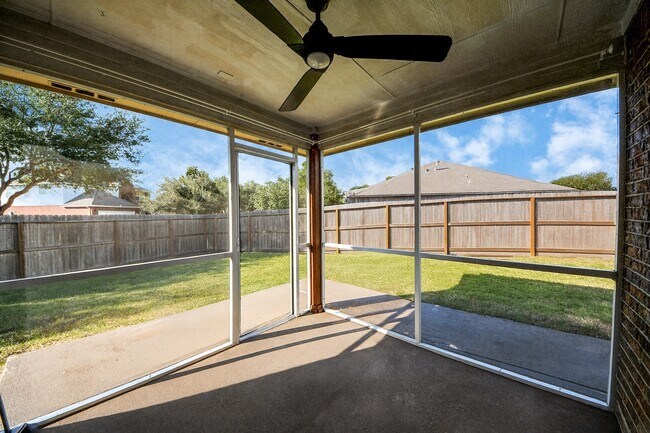 Building Photo - 7503 Amber Village Cir